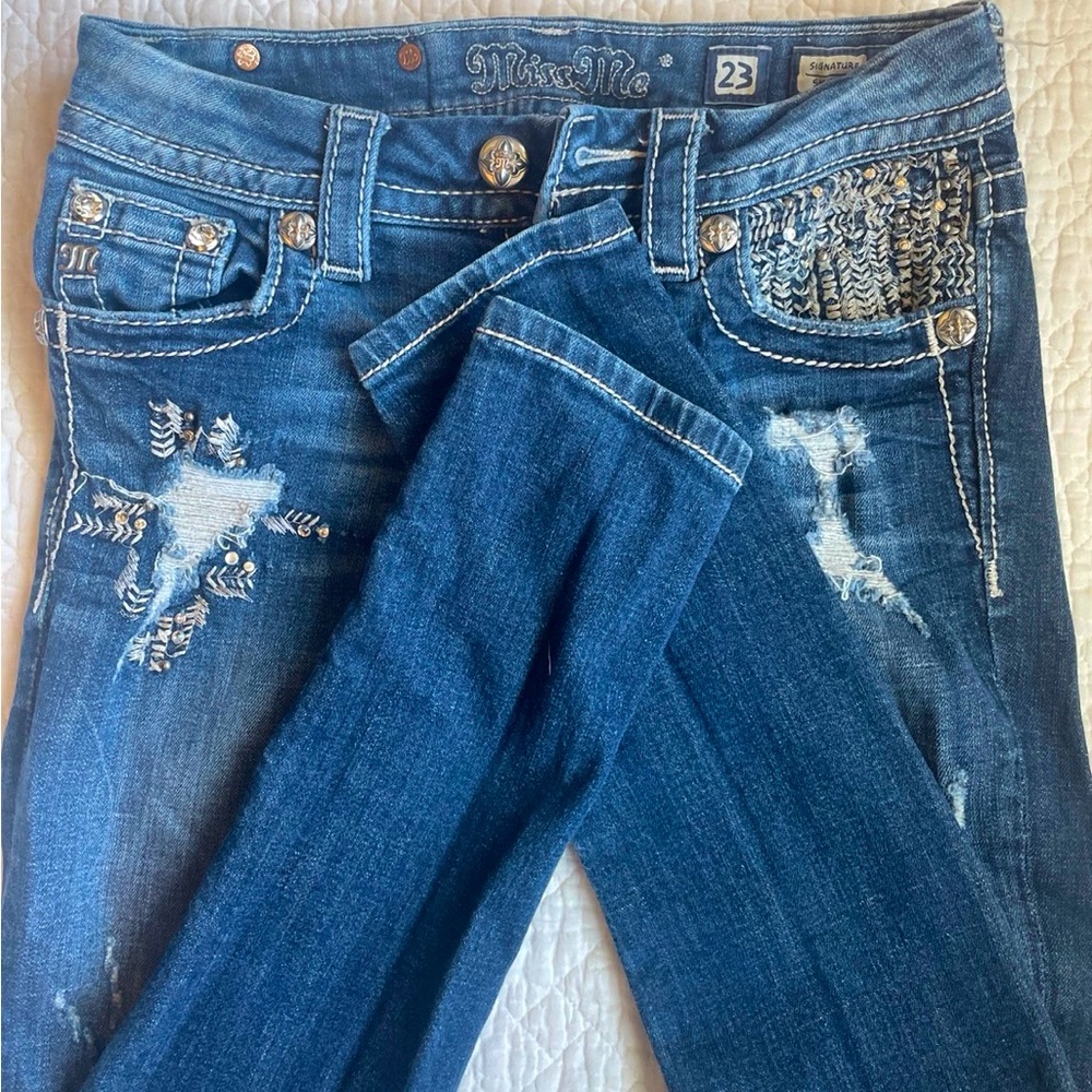 Miss me, Jean size 23, skinny, style number JE8055583 w/ inseam  31